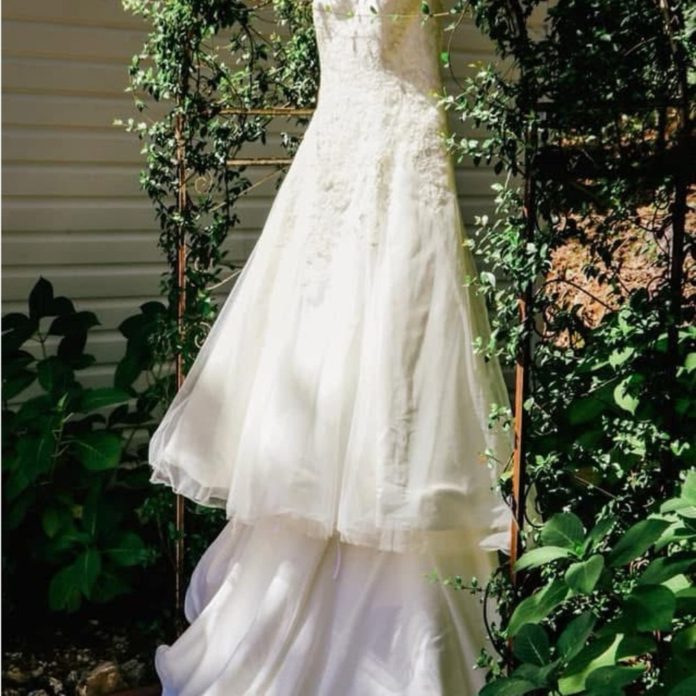 Elegant White Wedding Dress